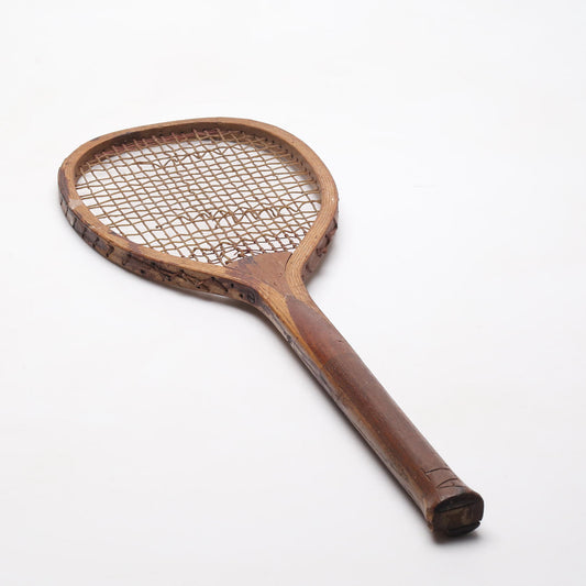 Tennisracketens utveckling: Från träracketar till avancerade kompositmaterial